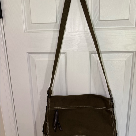 Orvis Olive Green Canvas Cross Body Messenger Bag with Brown Leather Accents - Picture 3 of 14